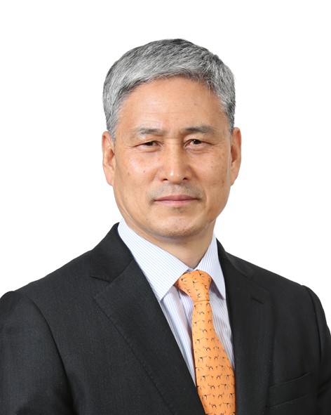 설립자 김용우